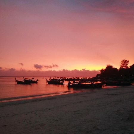 Forra Pattaya Beach Front Bungalow Hotell Koh Lipe Eksteriør bilde