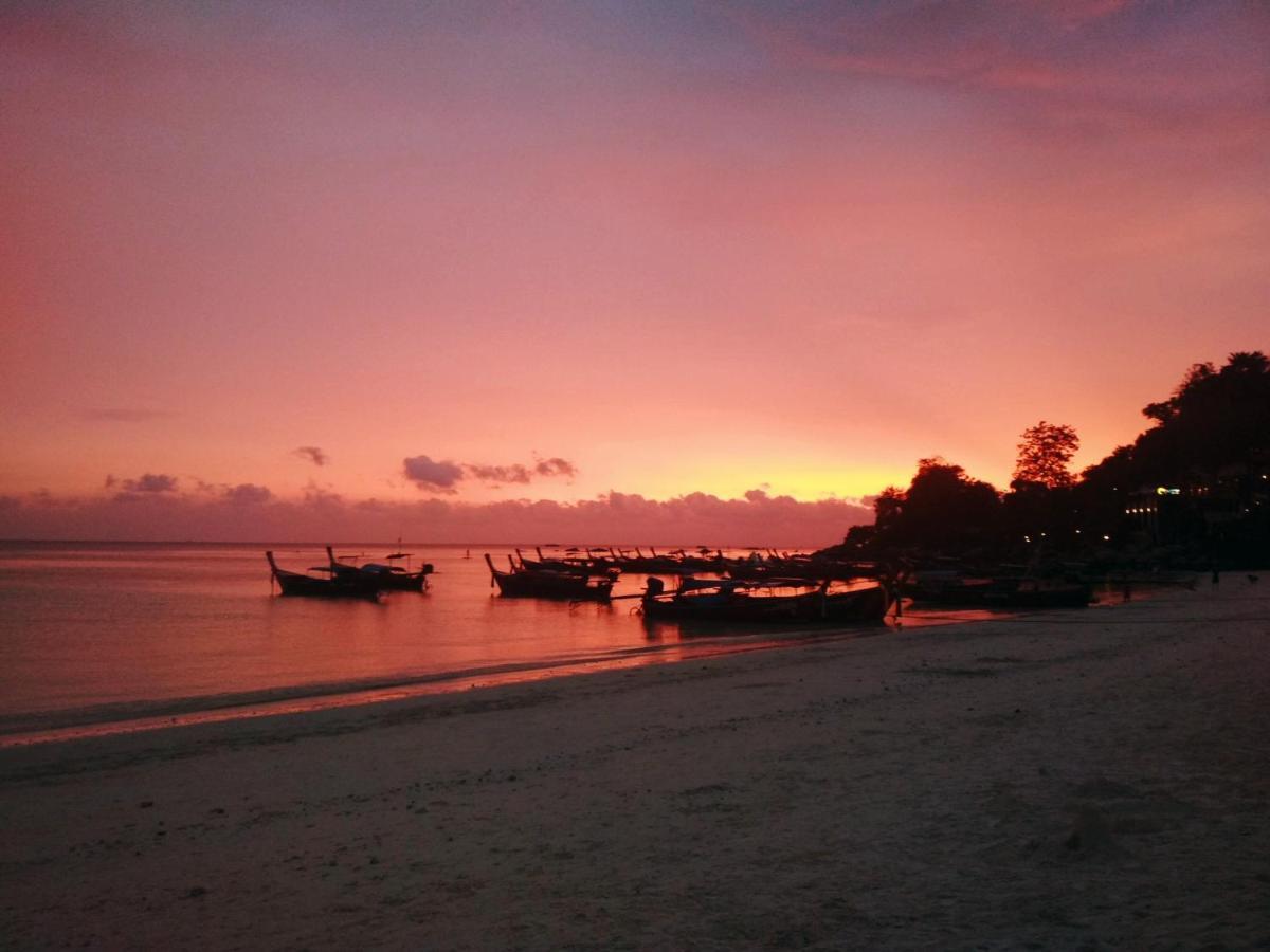 Forra Pattaya Beach Front Bungalow Hotell Koh Lipe Eksteriør bilde